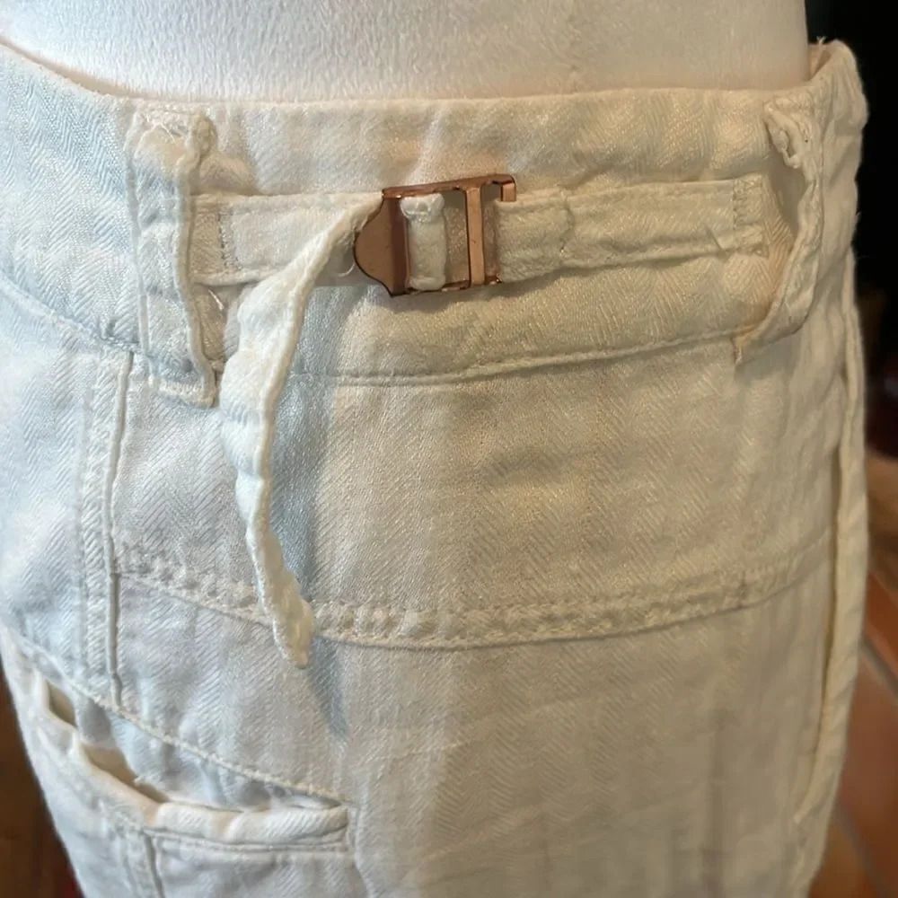 Free People Off-White Linen Wide Leg Pleated Buckle Pants, size 4 - Picture 8 of 10